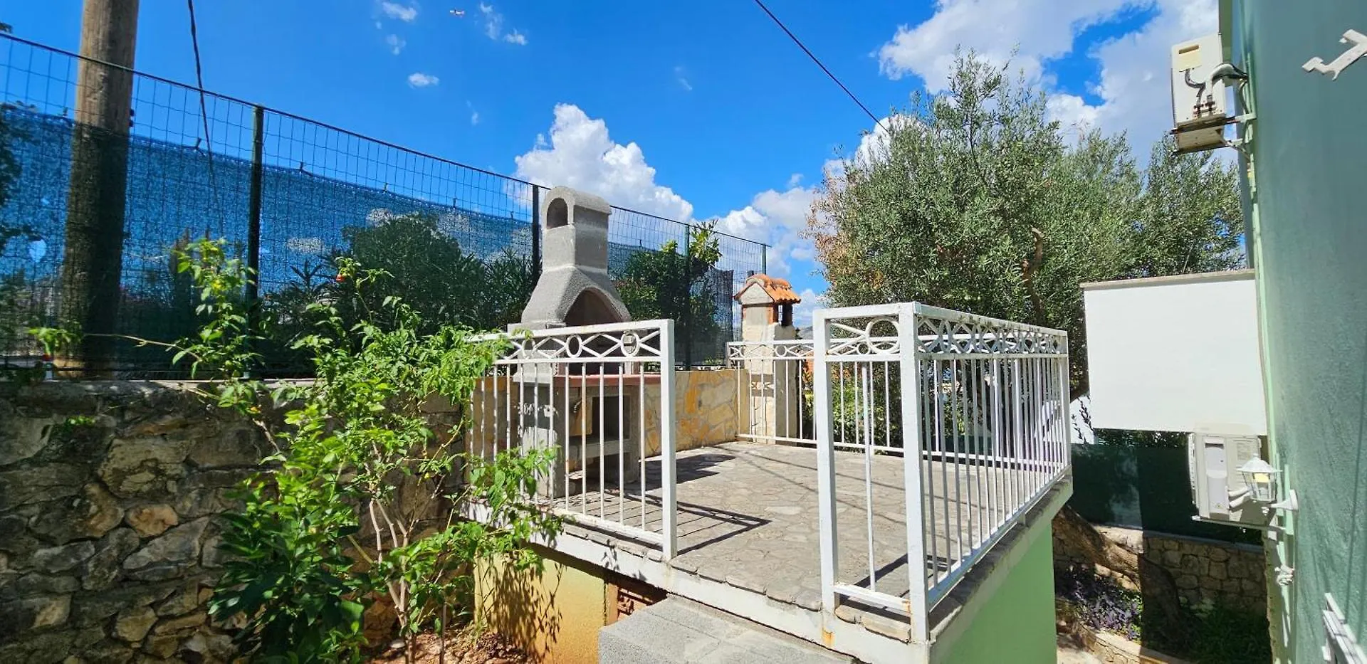 Spacious Villa Lush Garden Private Access To Beach Trogir Kroatië