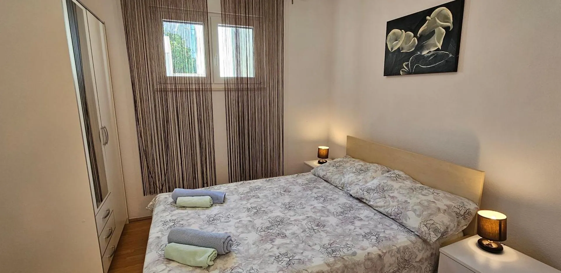 Spacious Villa Lush Garden Private Access To Beach Trogir