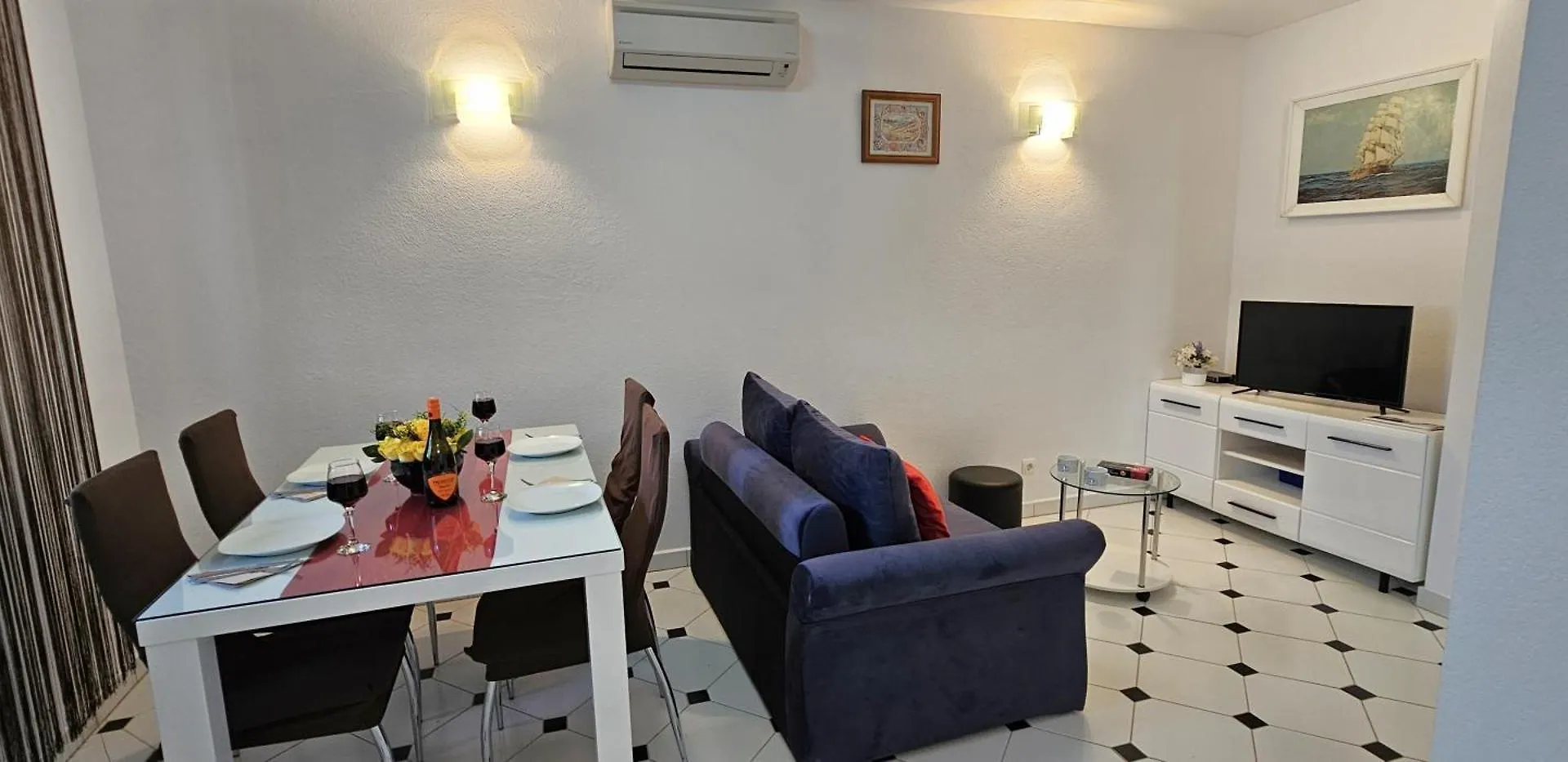 Spacious Villa Lush Garden Private Access To Beach Trogir Croatia
