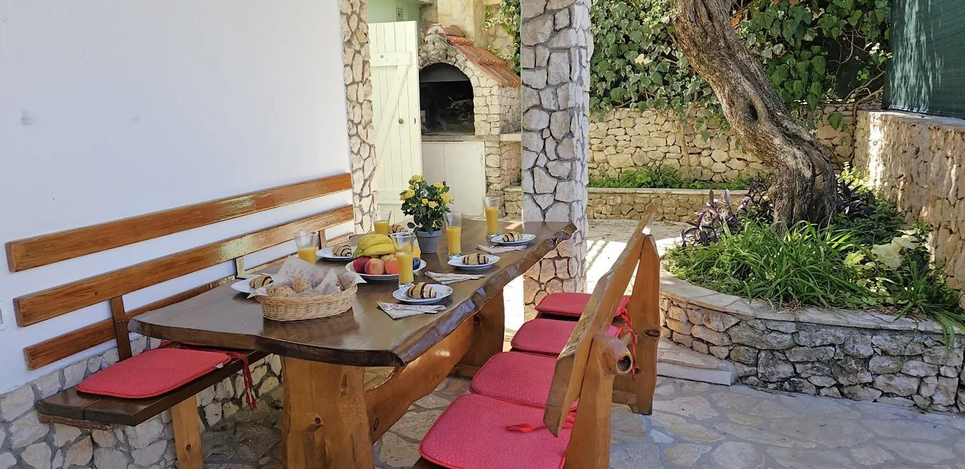 Holiday home Spacious Villa Lush Garden Private Access To Beach Trogir Croatia