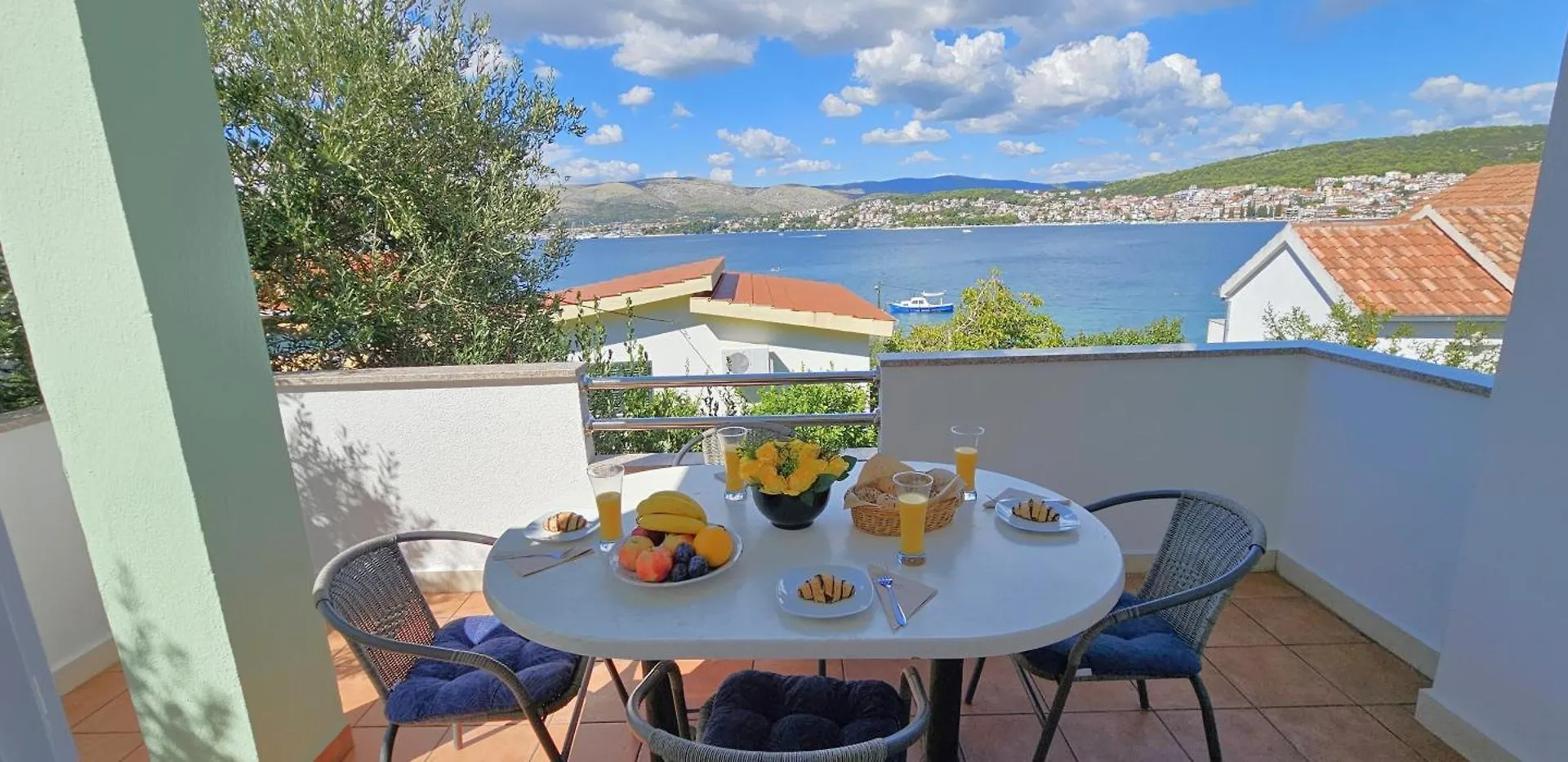 Spacious Villa Lush Garden Private Access To Beach Trogir 0*,  Croatia